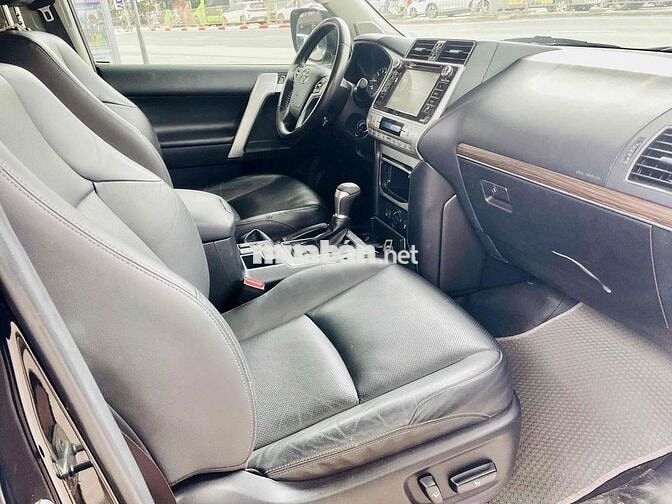 Toyota Prado VX 2018 Đen 70000 km