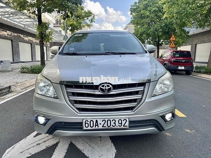Toyota Innova 2.0E 2015 Số sàn Bạc 8 chỗ
