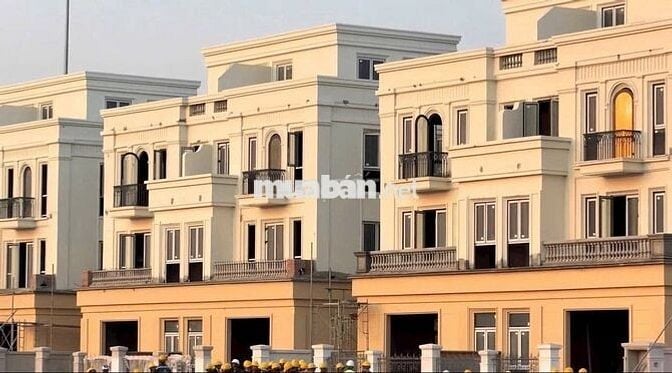Bán nhà 4 tầng trung tâm đô thị Vinhomes Hậu Nghĩa giá 4 tỷ