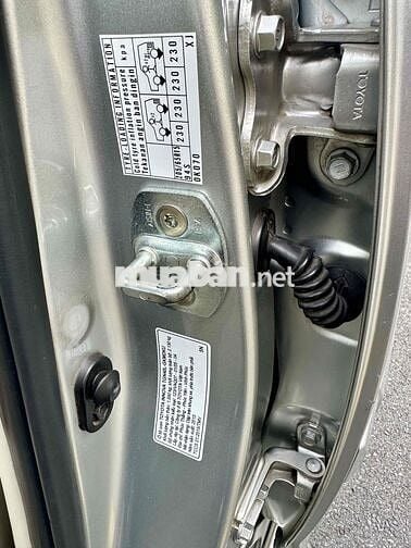 Toyota Innova 2.0E 2015 Số sàn Bạc 8 chỗ