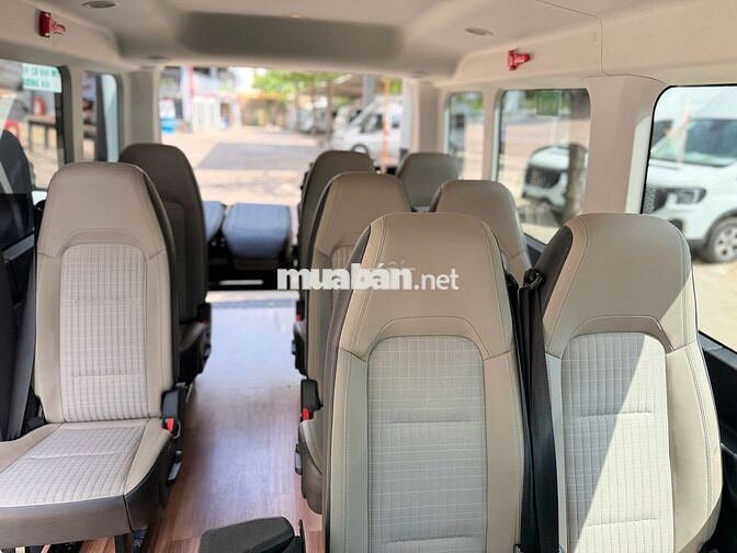 Ford Transit Trend2026 xe biển trắng chở nhân viên