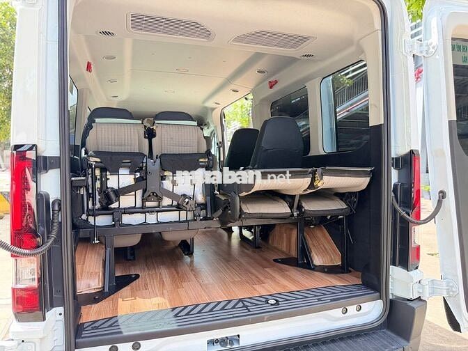 Ford Transit Trend2026 xe biển trắng chở nhân viên