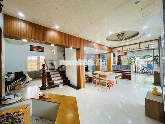 Cho thuê biệt thự 1300m2 mặt tiền sông Đồng Nai, p. Trấn Biên