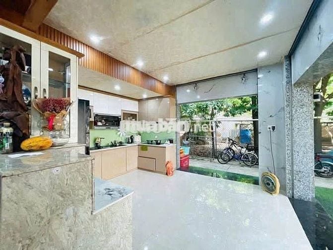 Cho thuê biệt thự 1300m2 mặt tiền sông Đồng Nai, p. Trấn Biên