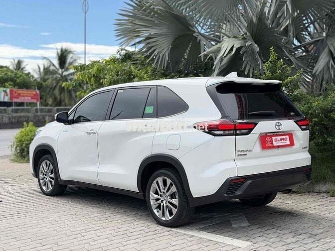 Toyota Innova Cross 2.0HEV 2024 Trắng 45.000 km