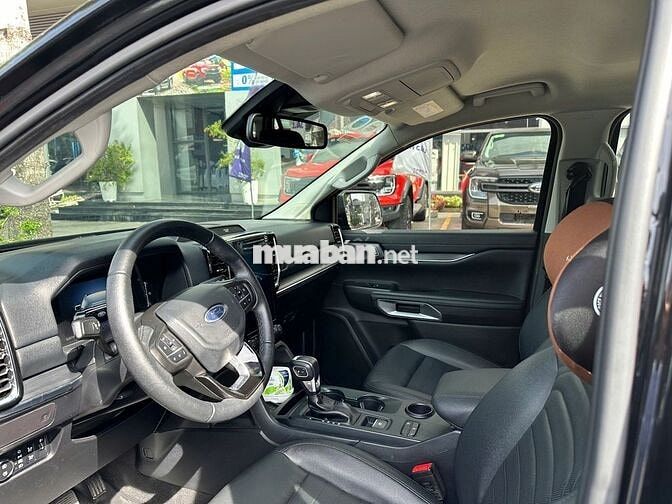 Ford Everest Sport 2024, bảo hành 2027, vay 75%