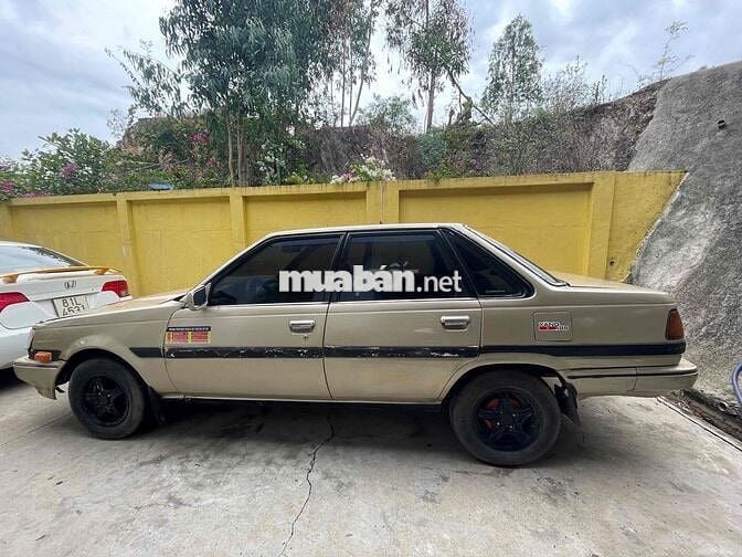 Toyota Corona Vàng cát 5 chỗ