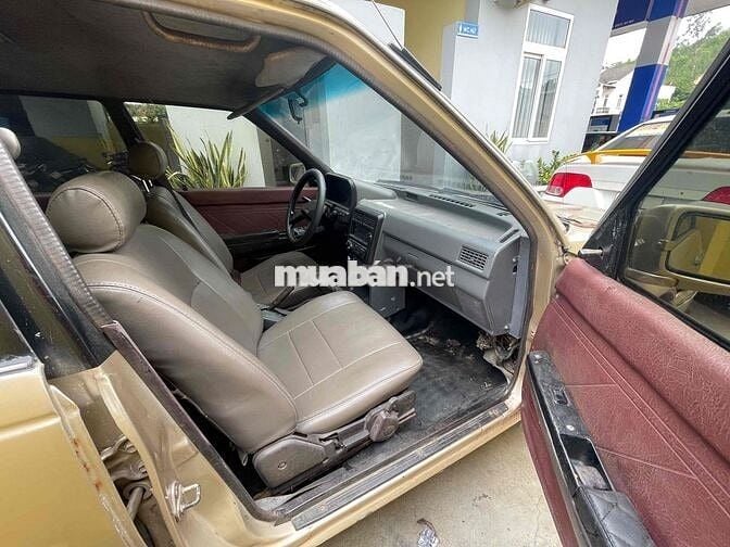 Toyota Corona Vàng cát 5 chỗ