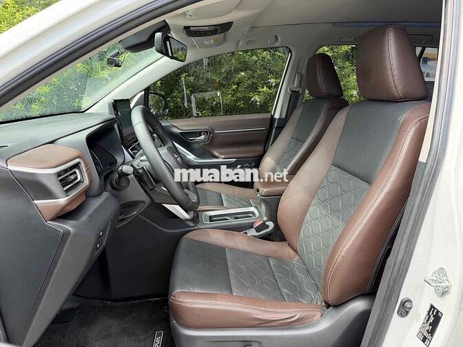 Toyota Innova Cross 2.0HEV 2024 Trắng 45.000 km
