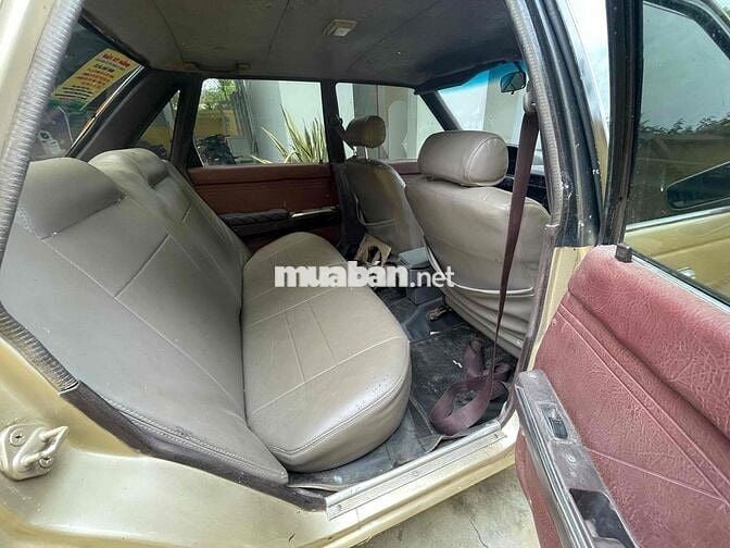 Toyota Corona Vàng cát 5 chỗ