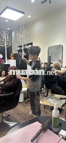 Nhượng salon tóc mặt phố full đồ