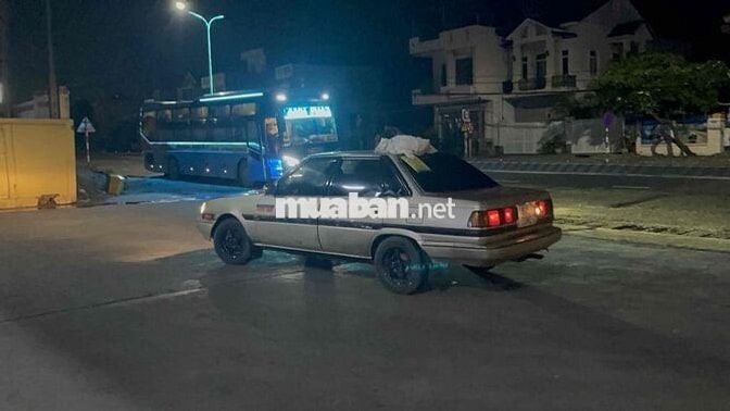 Toyota Corona Vàng cát 5 chỗ