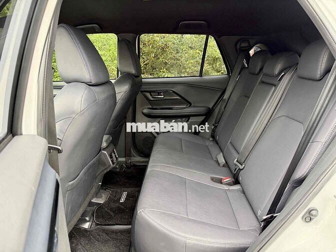 Toyota Yaris Cross 2025 Trắng 24.000 Km