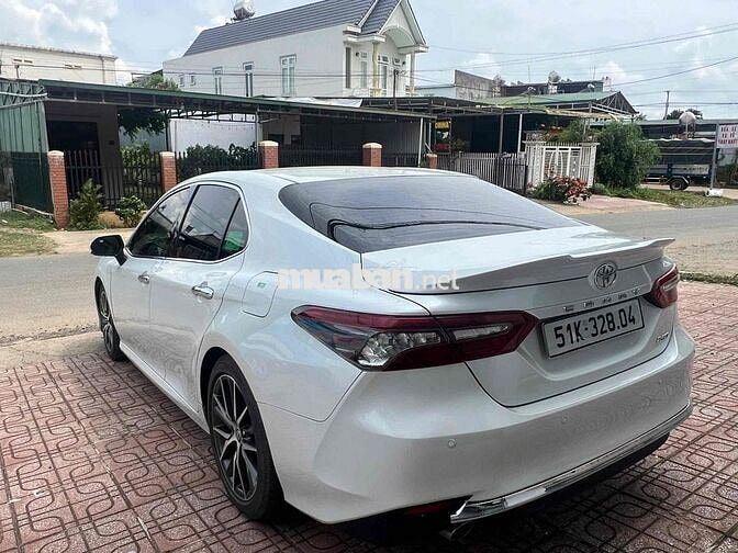 Toyota Camry 2024 Trắng 5 chỗ 76949 km