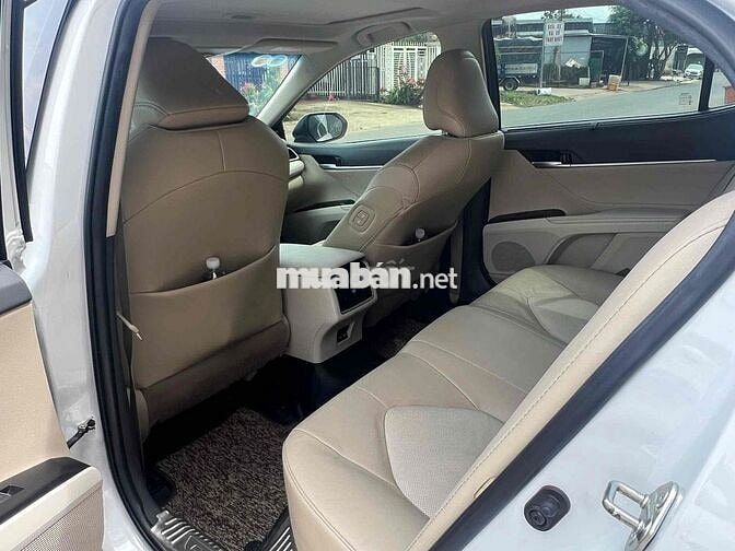 Toyota Camry 2024 Trắng 5 chỗ 76949 km