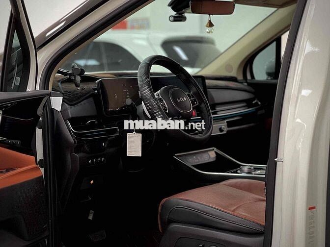 Kia Carnival 2024 2.2D Signature 7s Trắng 30000 km