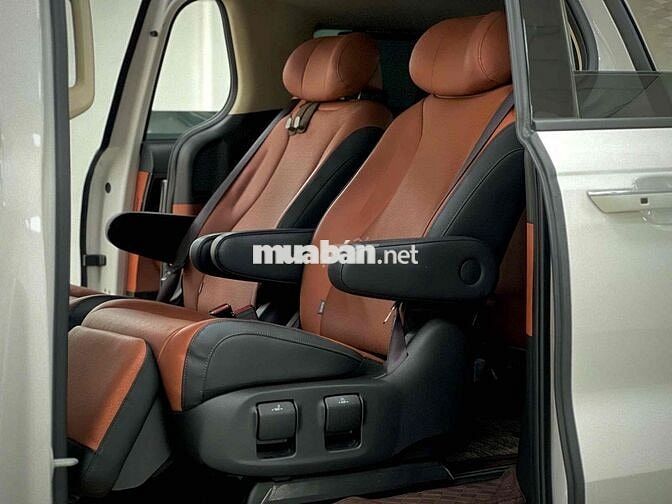 Kia Carnival 2024 2.2D Signature 7s Trắng 30000 km