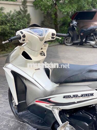 Honda Air Blade Trắng FI 2012