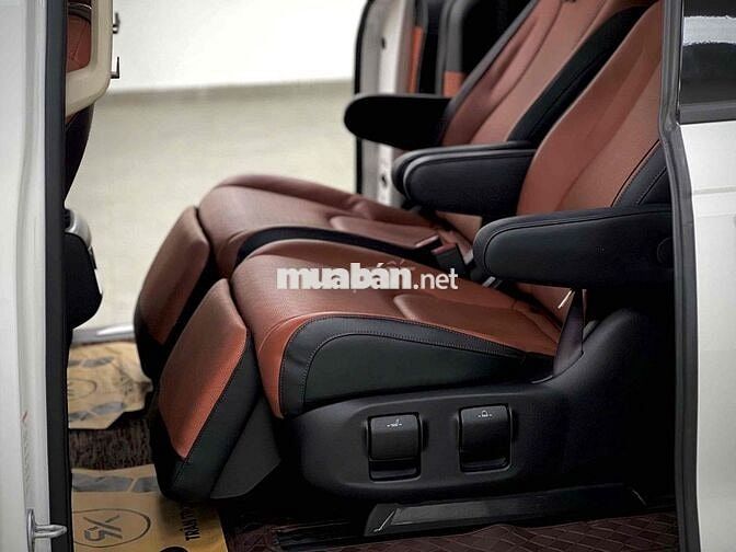 Kia Carnival 2024 2.2D Signature 7s Trắng 30000 km