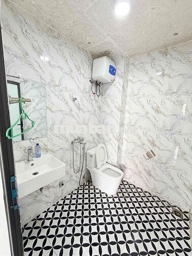 chính chủ cho thuê nhà 33m2 + 5 tầng + 3 phòng ngủ giá 9 triêu/ tháng