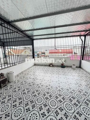 chính chủ cho thuê nhà 33m2 + 5 tầng + 3 phòng ngủ giá 9 triêu/ tháng