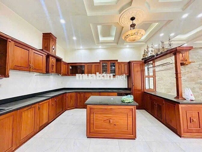 Biệt thự 1T2L 2 phòng khách, phòng ăn, 5pn, 5 toilet, garage ôtô