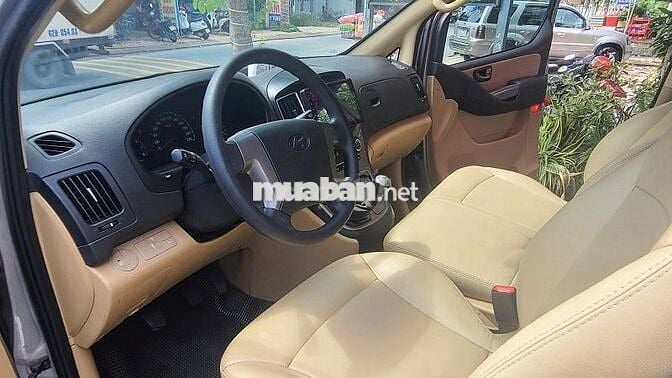 Xe 9 Chỗ Hyundai Starex 2016 Máy Xăng, Xe Đẹp