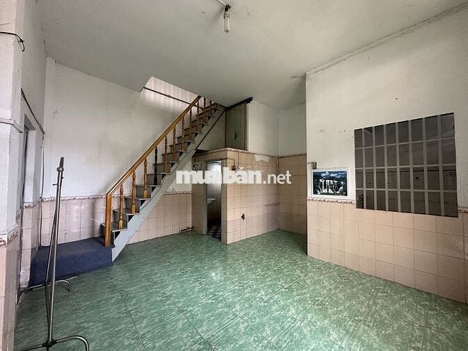 Mua nhà được đất khu vực Hóc Môn