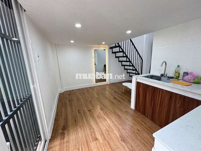 QUẬN 10 | Duplex Full Nội Thất Mới – Gần ĐH HUFLIT, Vạn Hạnh Mall 