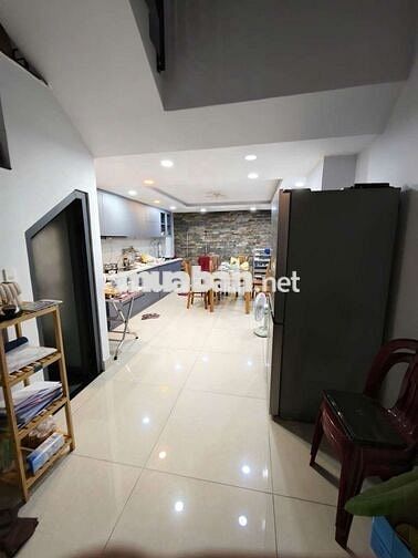Mặt tiền đg 10 m Bình phú 1 Quận 6