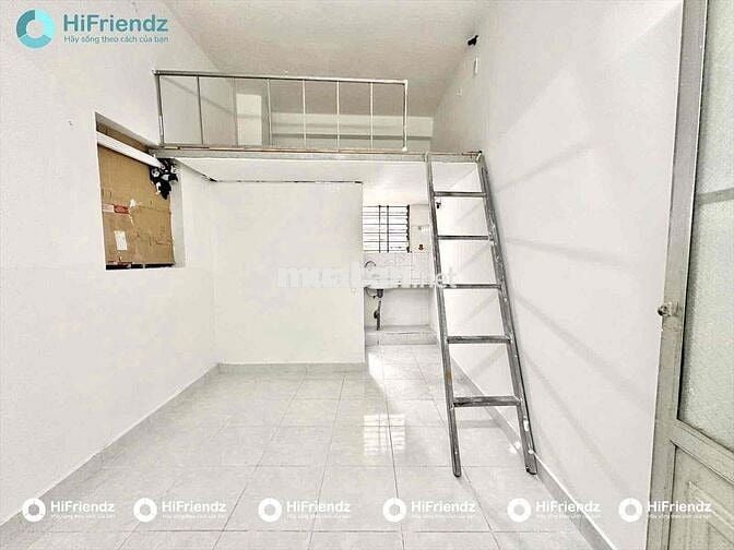 Phòng Gác giá rẻ giáp Quận 10 / Vòng xoay Lê Đại Hành / ĐH Bách K