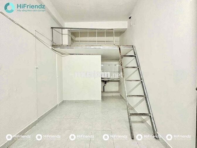 Phòng Gác giá rẻ giáp Quận 10 / Vòng xoay Lê Đại Hành / ĐH Bách K