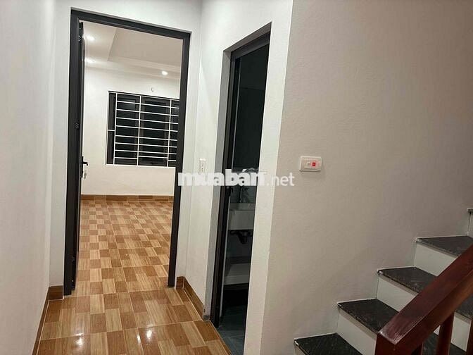 hơn 4 tỉ sở hữu nhà Hà Nội, 4 tầng rộng có sân thoáng trước sau