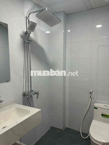 hơn 4 tỉ sở hữu nhà Hà Nội, 4 tầng rộng có sân thoáng trước sau
