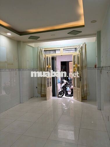 Nhà nguyên căn 1 trệt 2 lầu, 4 phòng ngủ 3 toilet -gần CV Lê Thị Riêng
