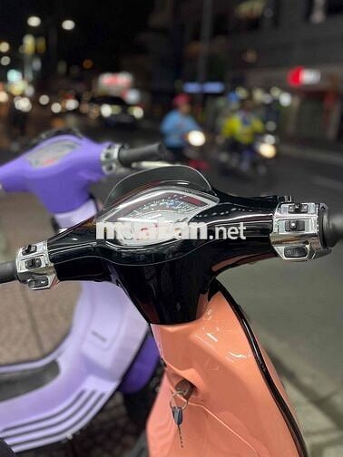 Piaggio Vespa Sprint Hồng Tím