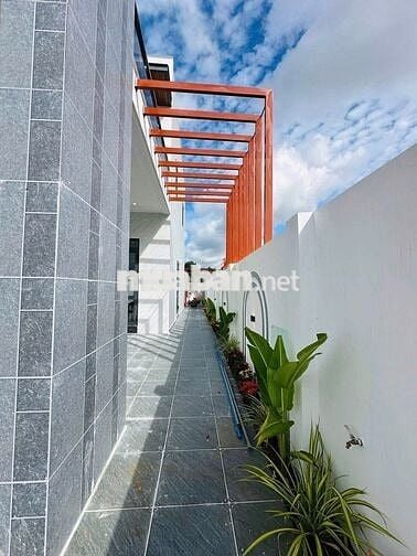 Đổi đời với nhà lầu sang trọng gần DT768 chỉ 700tr.