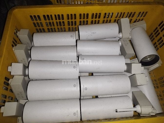 - đèn ray  DTL-20-T-T từ thương hiệu KINGLED 20W. nhiệt độ màu 6000K, 
