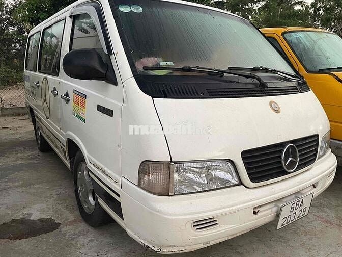Xe khách Mercedes-Benz 9 chỗ Trắng