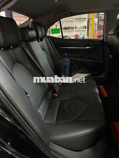 Toyota Camry 2.5Q sản xuất 2020 cực đẹp
