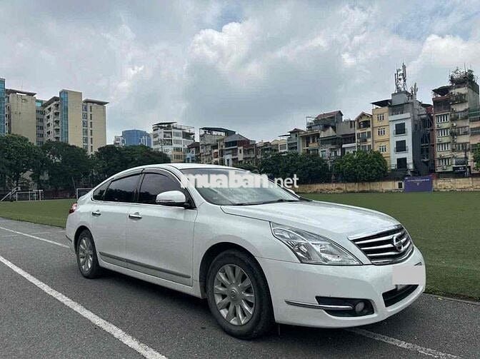 Nissan Teana 2.0 2010 Trắng Nhập khẩu