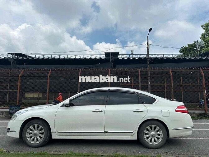 Nissan Teana 2.0 2010 Trắng Nhập khẩu