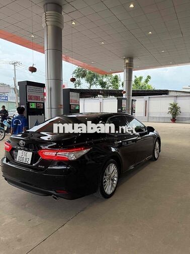 Toyota Camry 2.5Q sản xuất 2020 cực đẹp