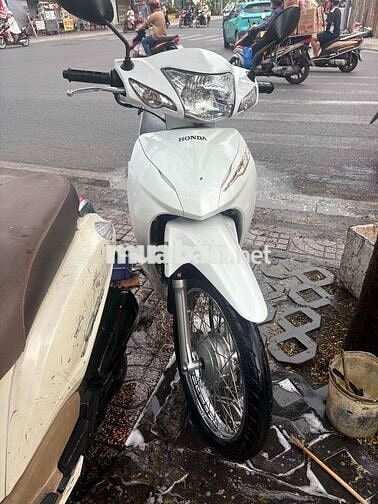 Honda Wave A 2021 Trắng 28489 km
