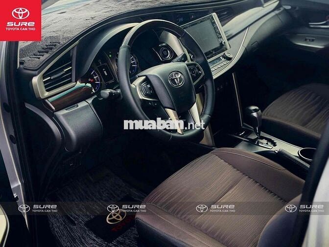 Toyota Innova G 2022 8 chỗ Tự động CHÍNH HÃNG