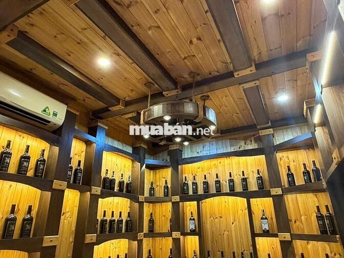 Tuyển Nhân Viên Nữ Phục Vụ Quận 1