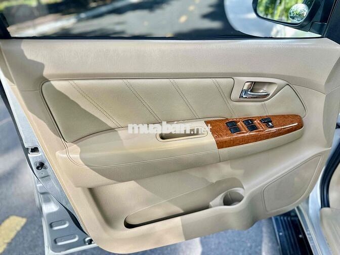 Toyota Fortuner 2010 Tự động 2 Cầu Máy Xăng