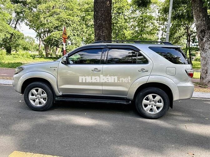 Toyota Fortuner 2010 Tự động 2 Cầu Máy Xăng