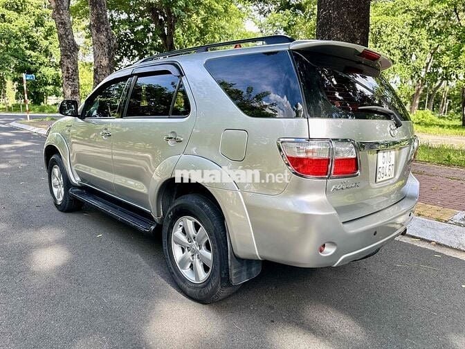 Toyota Fortuner 2010 Tự động 2 Cầu Máy Xăng