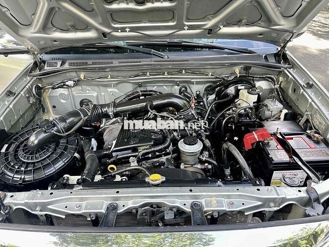 Toyota Fortuner 2010 Tự động 2 Cầu Máy Xăng